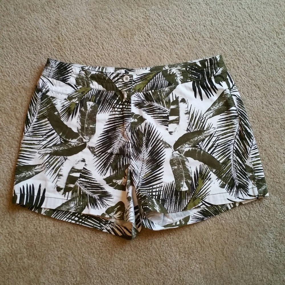 #65 Dept222 Khaki & White Palm Tree Shorts 10p